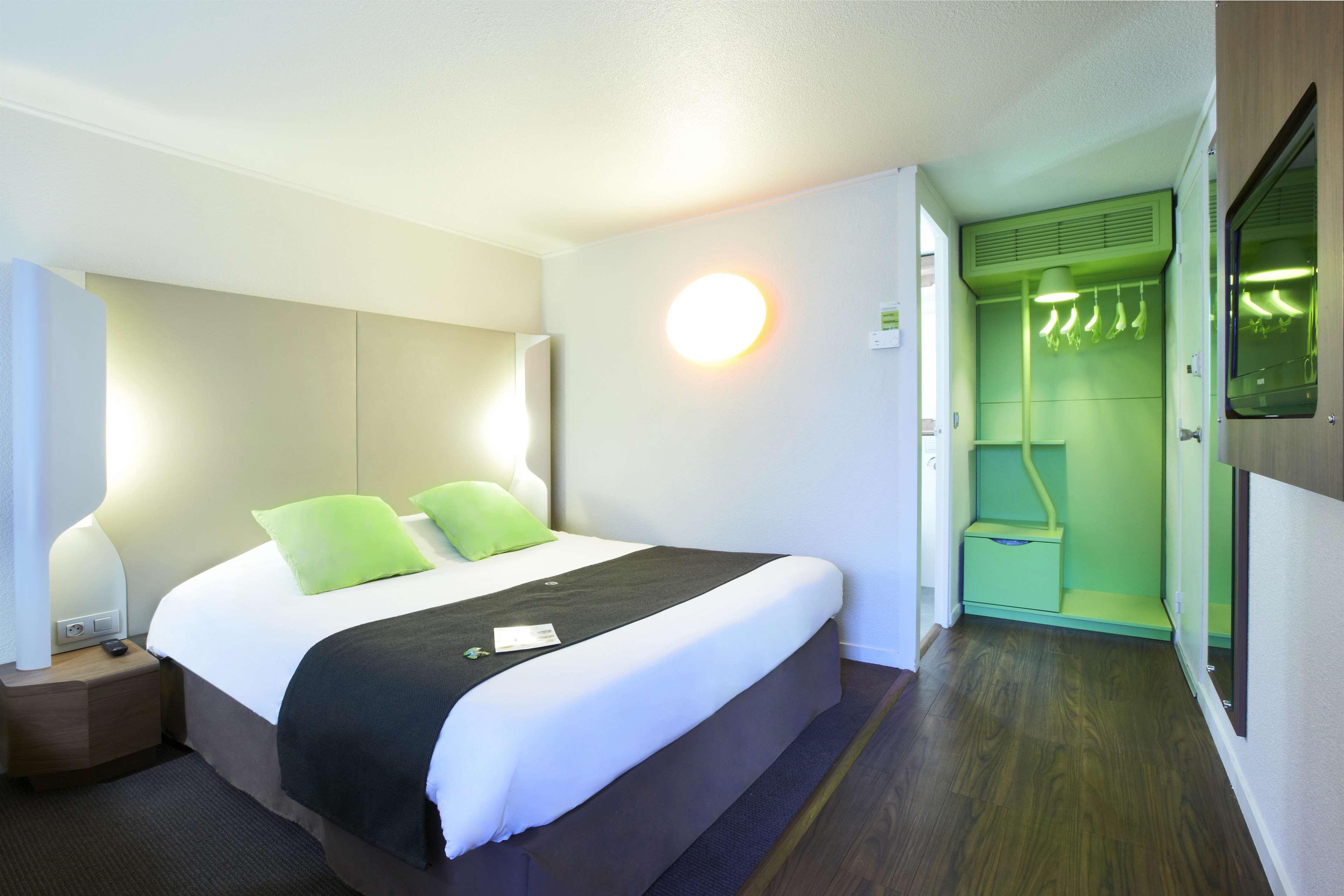 Campanile Montbeliard - Sochaux Hotel Exterior foto