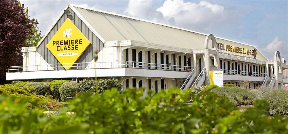 Campanile Montbeliard - Sochaux Hotel Exterior foto