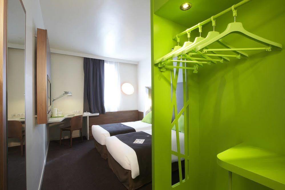 Campanile Montbeliard - Sochaux Hotel Exterior foto