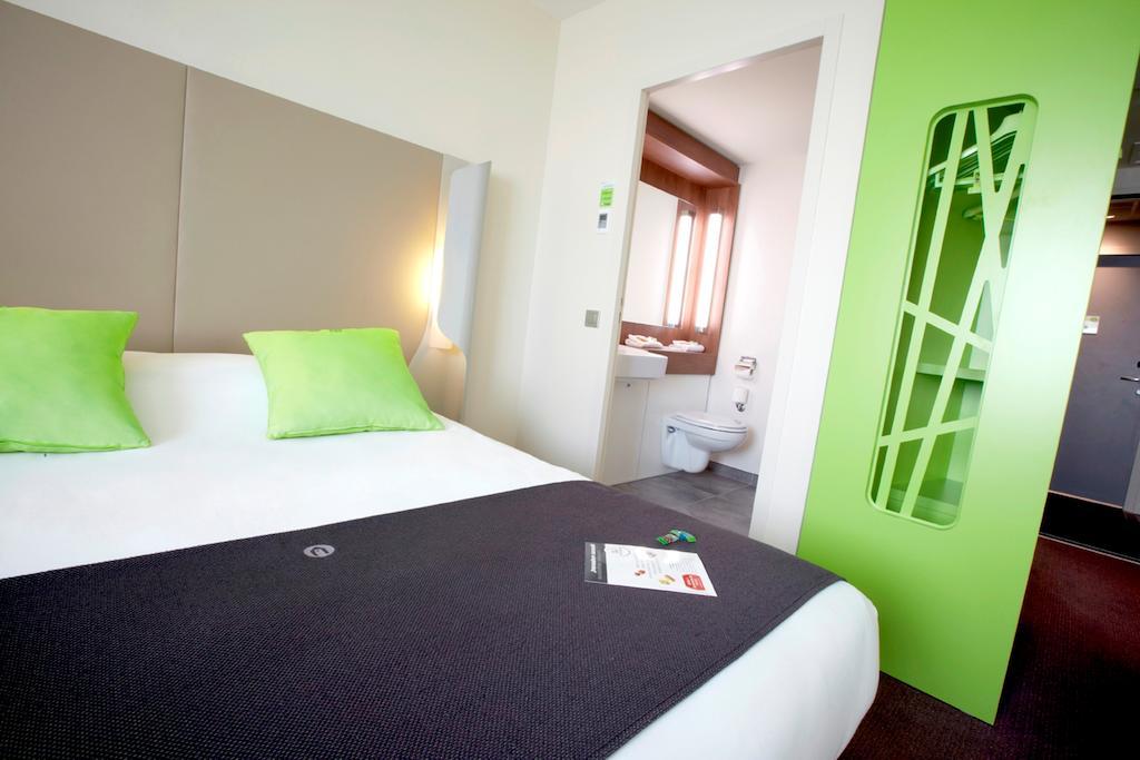 Campanile Montbeliard - Sochaux Hotel Exterior foto
